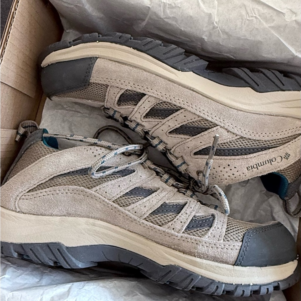 NEW!!! 🎉🆕💚Columbia Crestwood Wide Shoes in Pebble and Lagoon